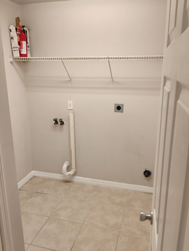 Building Photo - 3/2 Duplex