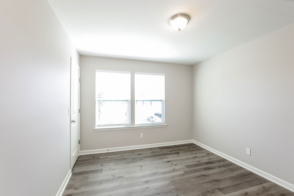 Building Photo - 1020 Sapphire Dr