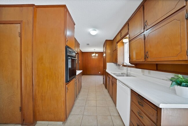 Building Photo - 6516 Perdido Dr