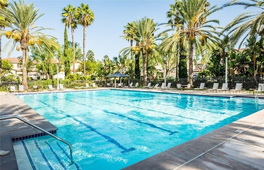 Building Photo - 21 Bradford