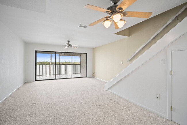 Building Photo - Stunning 2-bedroom, 2.5 bathroom condo wit...