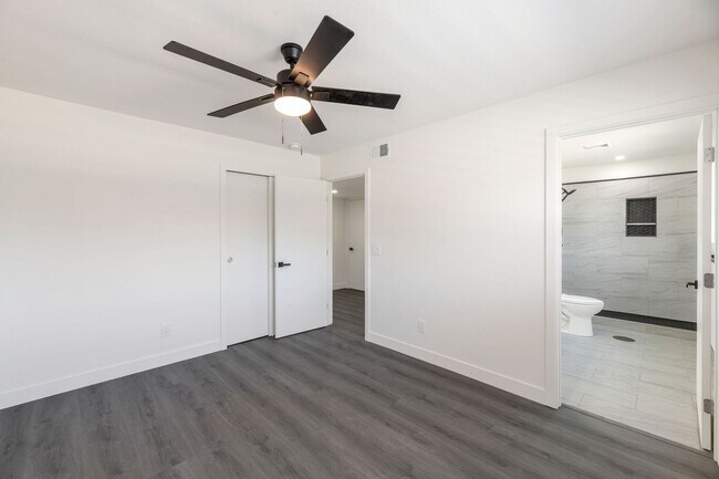 Building Photo - Amazing 6 Bed remodeled house at ASU