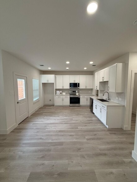 Building Photo - 144 Pinkie Holmes Dr