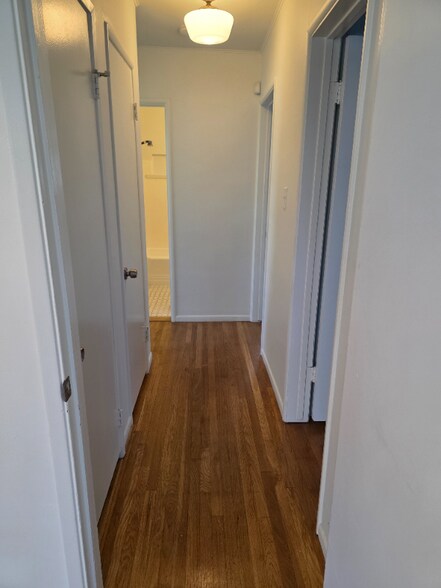 Building Photo - 3528 Laurel Ave