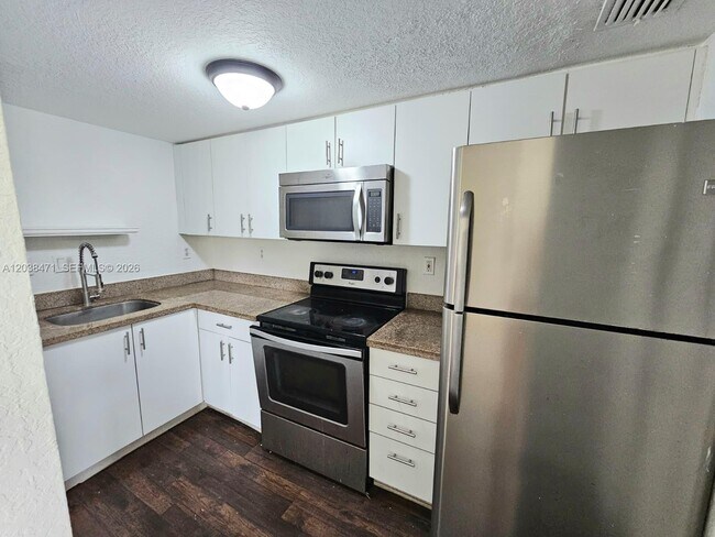 Building Photo - 300 NW 84th Terrace
