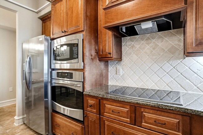 Building Photo - 301 Watermere Dr