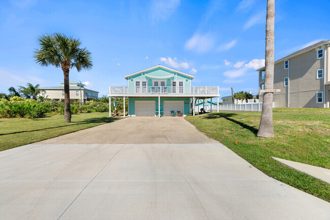 Building Photo - Just Beachy! 3bd 2ba by the Ocean