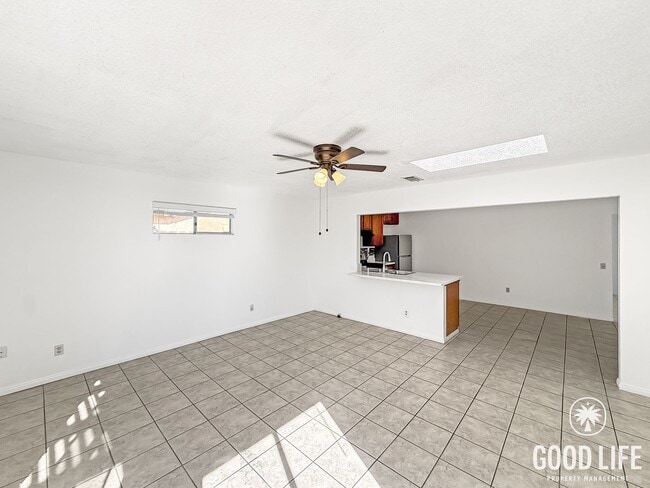 Building Photo - Beautiful 3Bd/2Ba Home With A 2 Car Garage Located In Mira Mesa!