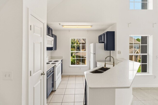 Building Photo - 9157 Lee Vista Blvd