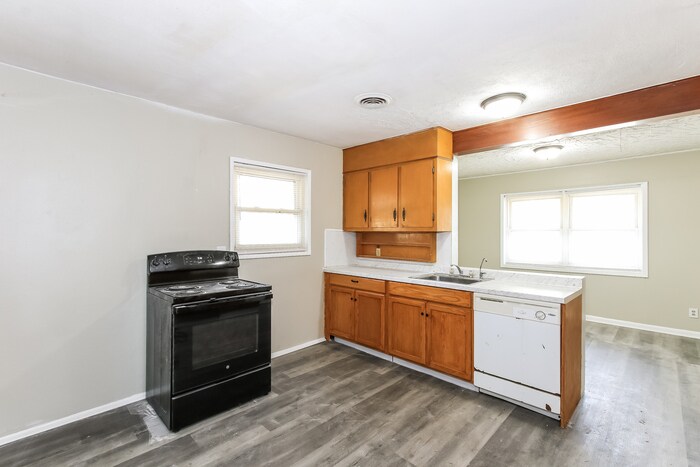 Building Photo - 2250 Darlington Dr