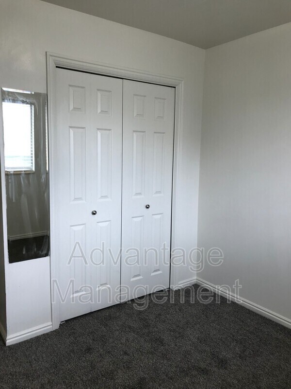 Building Photo - 952 S Freedom Blvd