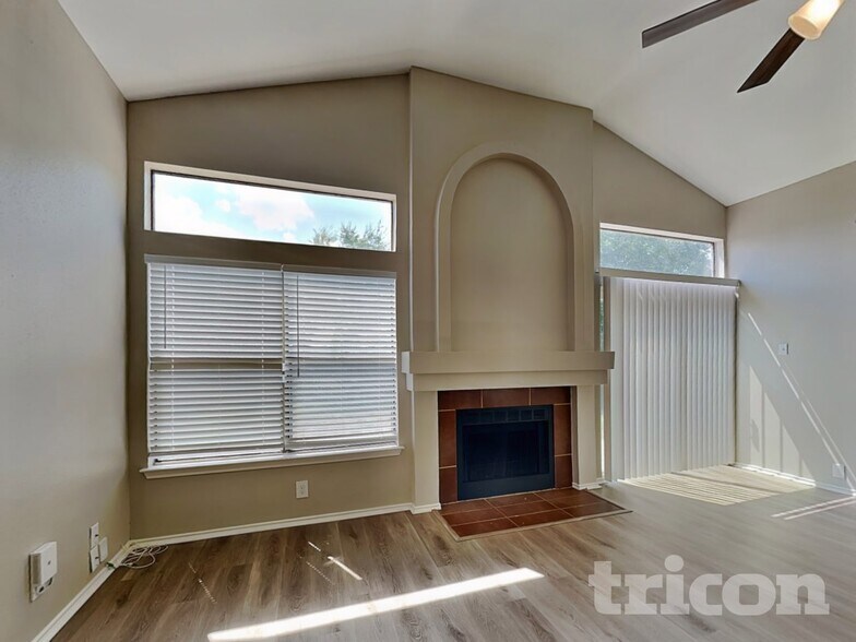 Building Photo - 10218 Basin Field Dr