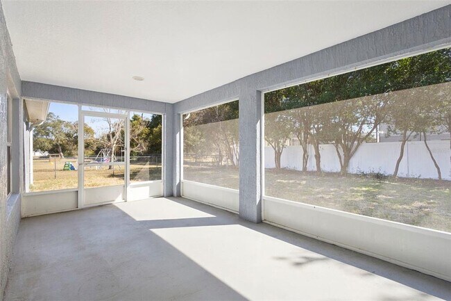 Building Photo - 1227 Tivoli Dr