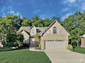 Building Photo - 620 Woodhaven Dr