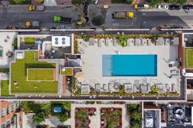 Building Photo - 1400 Hudson St