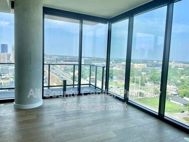 Building Photo - 84 East Ave