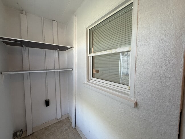 Building Photo - 1534 Melrose Ave