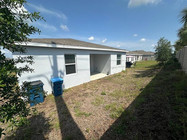 Building Photo - 2075 Punch Bowl Ave