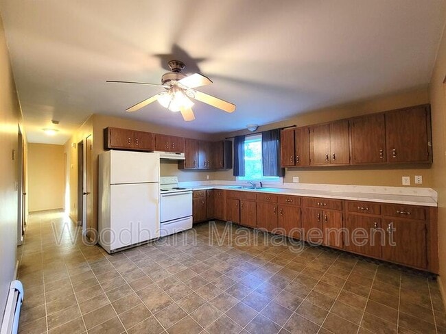 Building Photo - 511 N 16th Ave