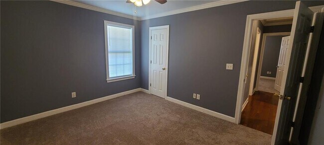 Building Photo - 1010 Newport Pkwy