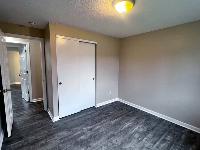 Building Photo - 15807 NE 86th Cir