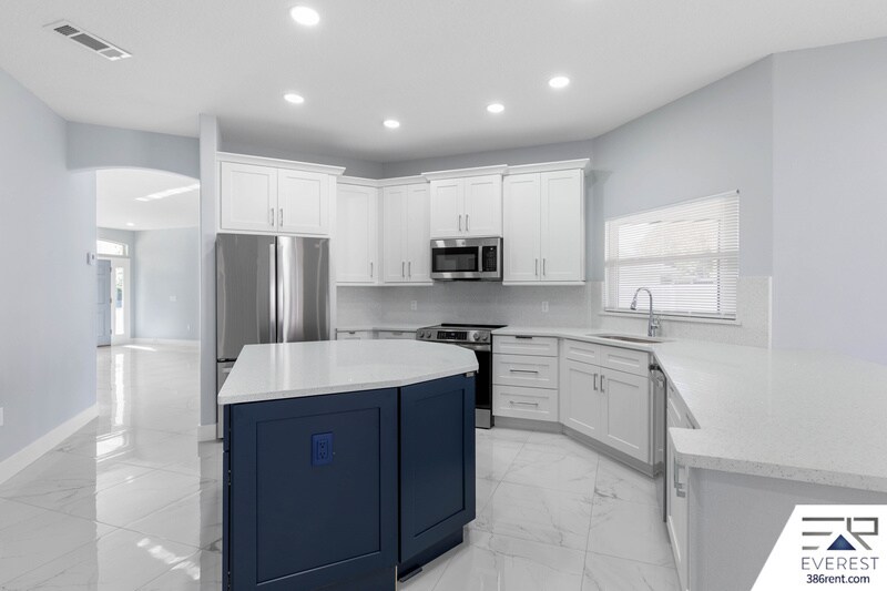 Building Photo - 45 Bruning Ln