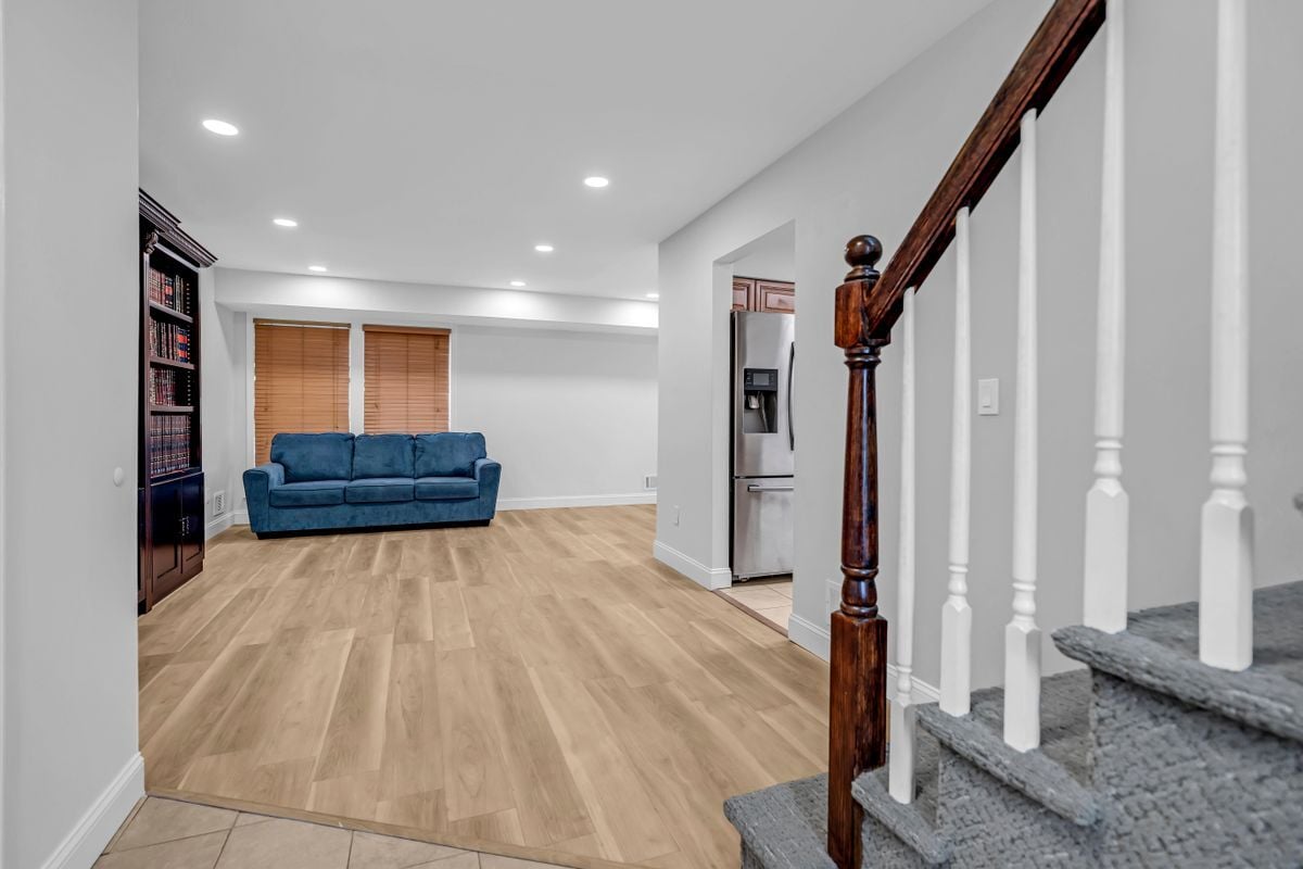 Building Photo - 6 Cattail Dr