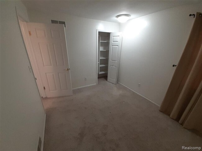 Building Photo - 154 Princeton Dr