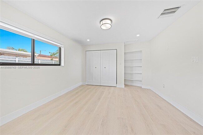 Building Photo - 11300 SW 43rd St