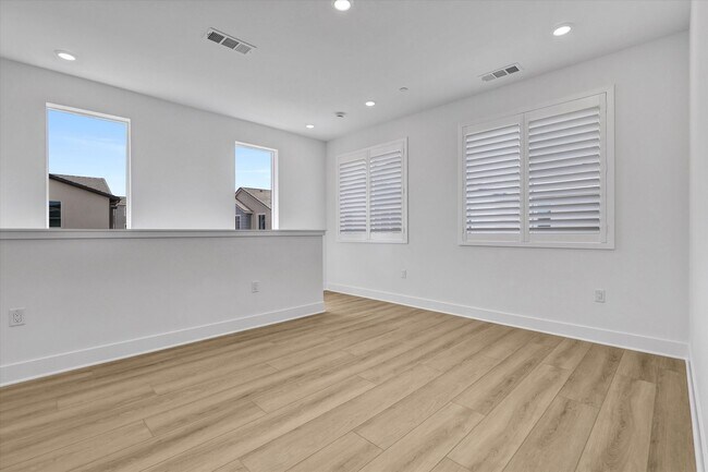 Building Photo - New-built Home in Great Park