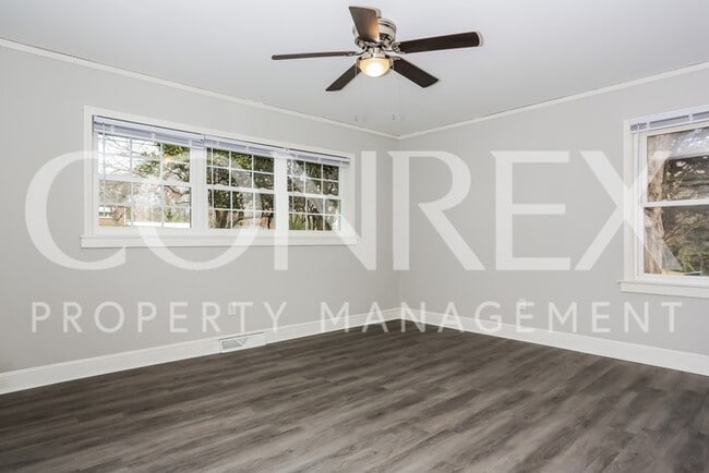 Building Photo - Beautiful 3 bed, 2 bath