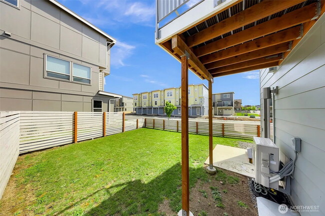 Building Photo - Modern 3-bedroom with Fully Fenced Yard in...