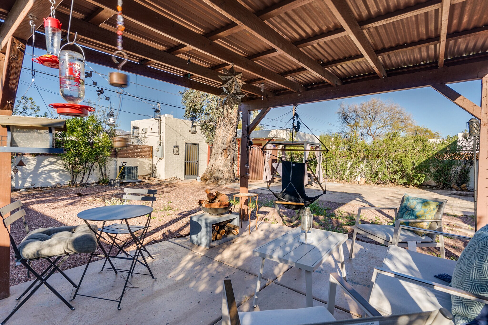 Building Photo - 1925 E Water St