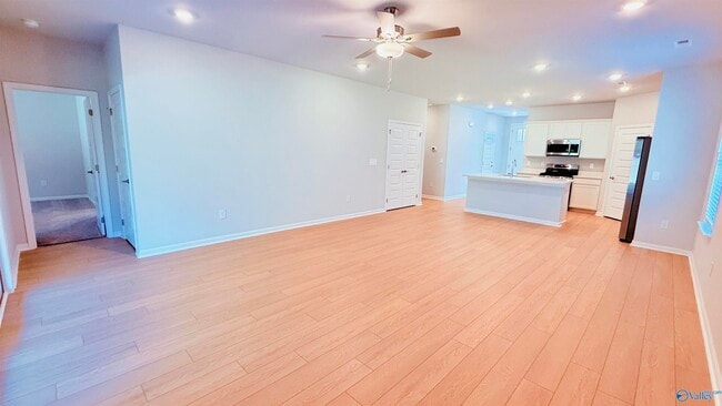 Building Photo - 220 Waylan Rdg Ln