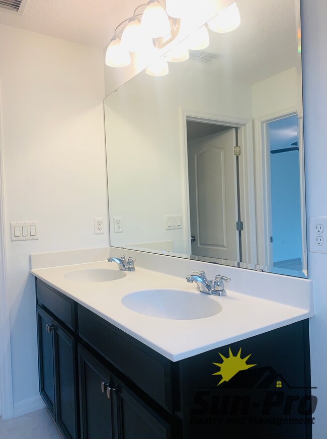 Building Photo - 147 Aston Grande Dr