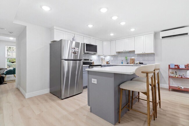 Building Photo - 461 Pavonia Ave