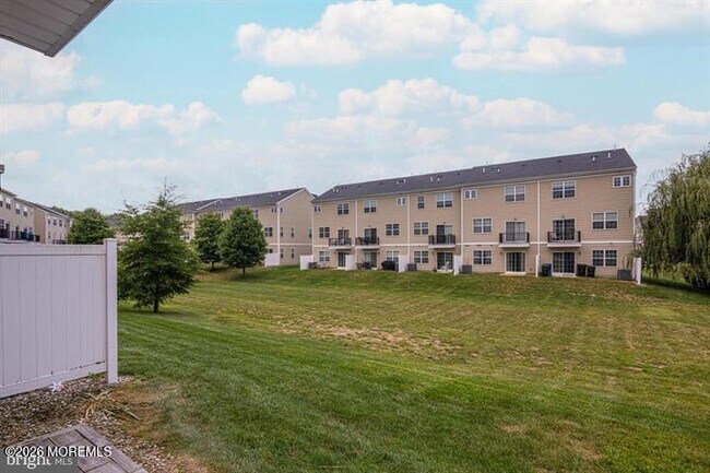 Building Photo - 109 Creekside Wy