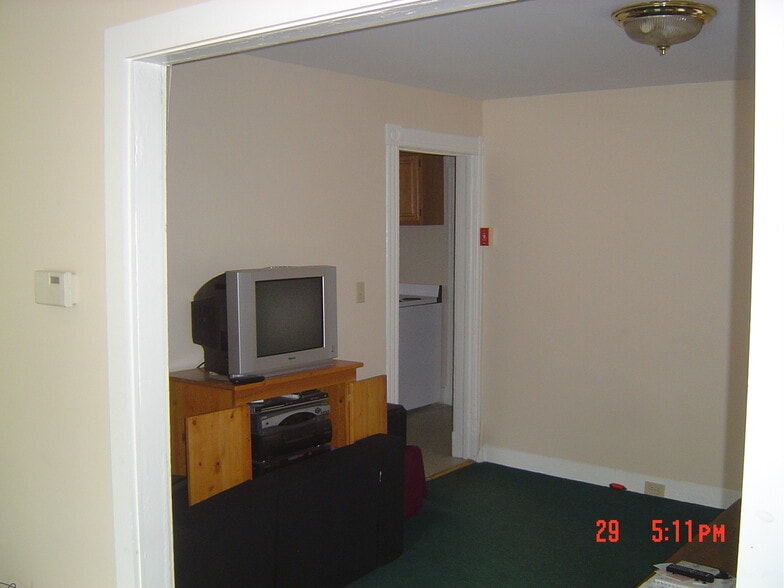 Building Photo - 172 S Branch St