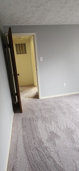 Building Photo - 226 Allison Ave