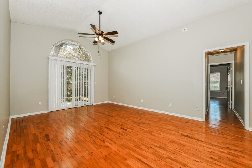 Building Photo - 2877 Sutton Estates Cir N