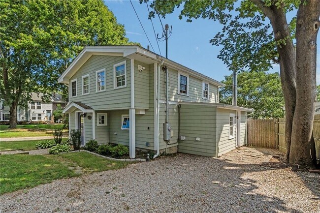 Building Photo - 225 Waldron Ave