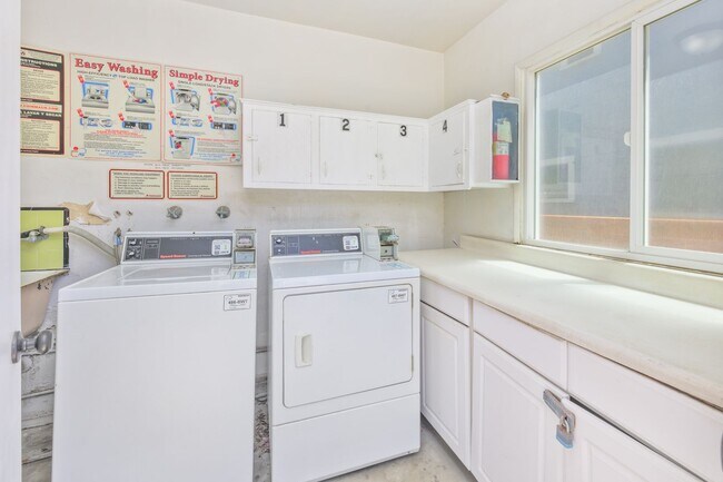 Building Photo - 1727 W Balboa Blvd