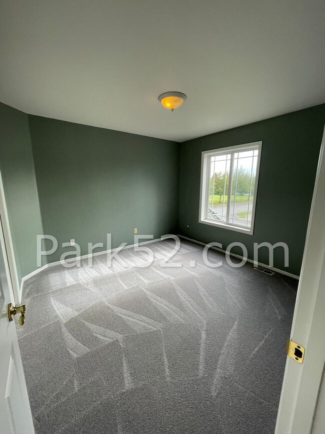 Building Photo - Browns Point Tacoma 3 Bedroom Single Famil...