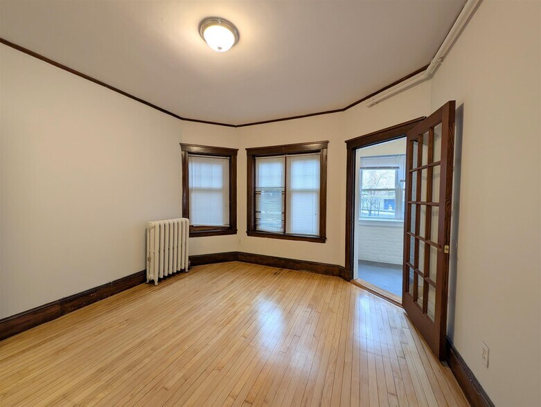 Building Photo - 10 Humboldt St