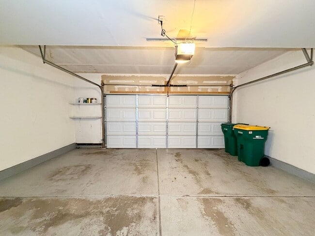 Building Photo - Westbury Farms 1-Bedroom