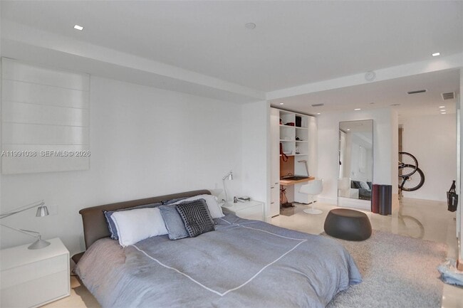 Building Photo - 3535 Hiawatha Ave