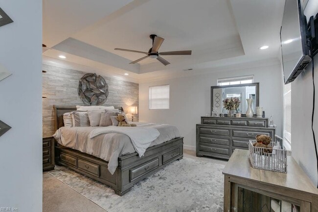 Building Photo - 377 Leeland Ave