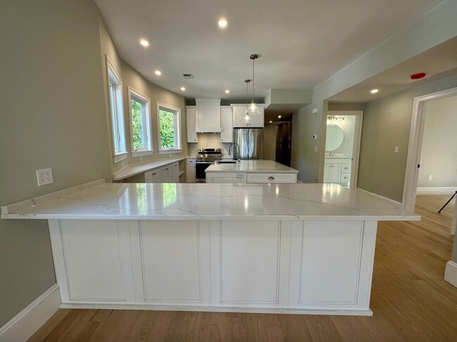 Primary Photo - 8 Spalding St