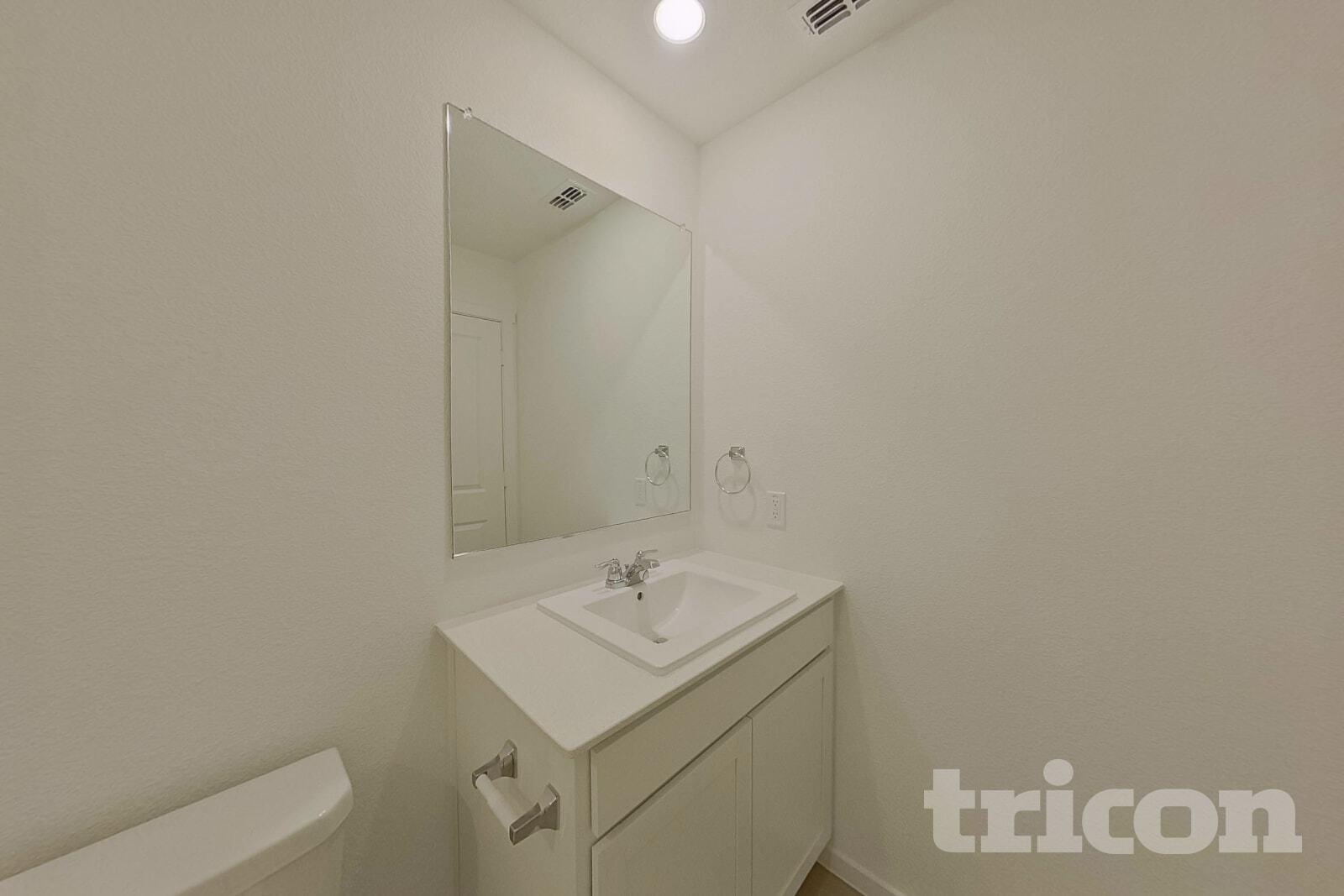 Building Photo - 1601 Parlier St