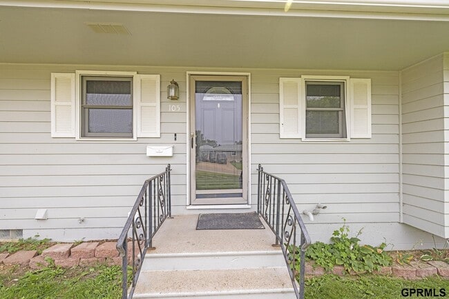 Building Photo - 105 Hillside Dr